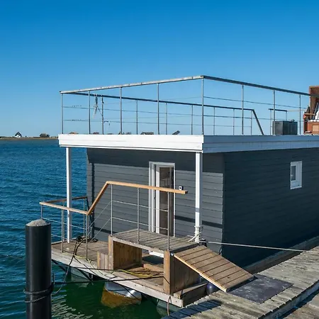 Botel Koje Knudsen *